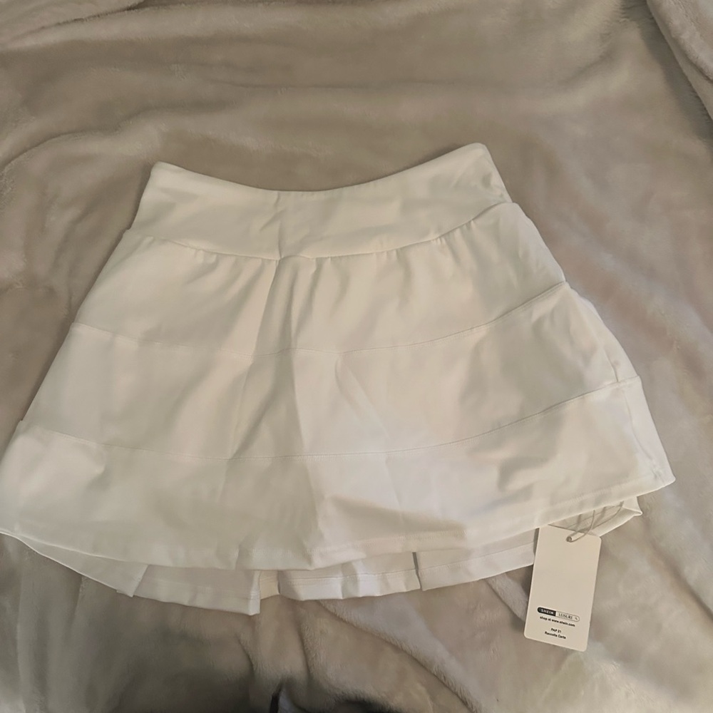SHEIN Leisure Soft White Fabric